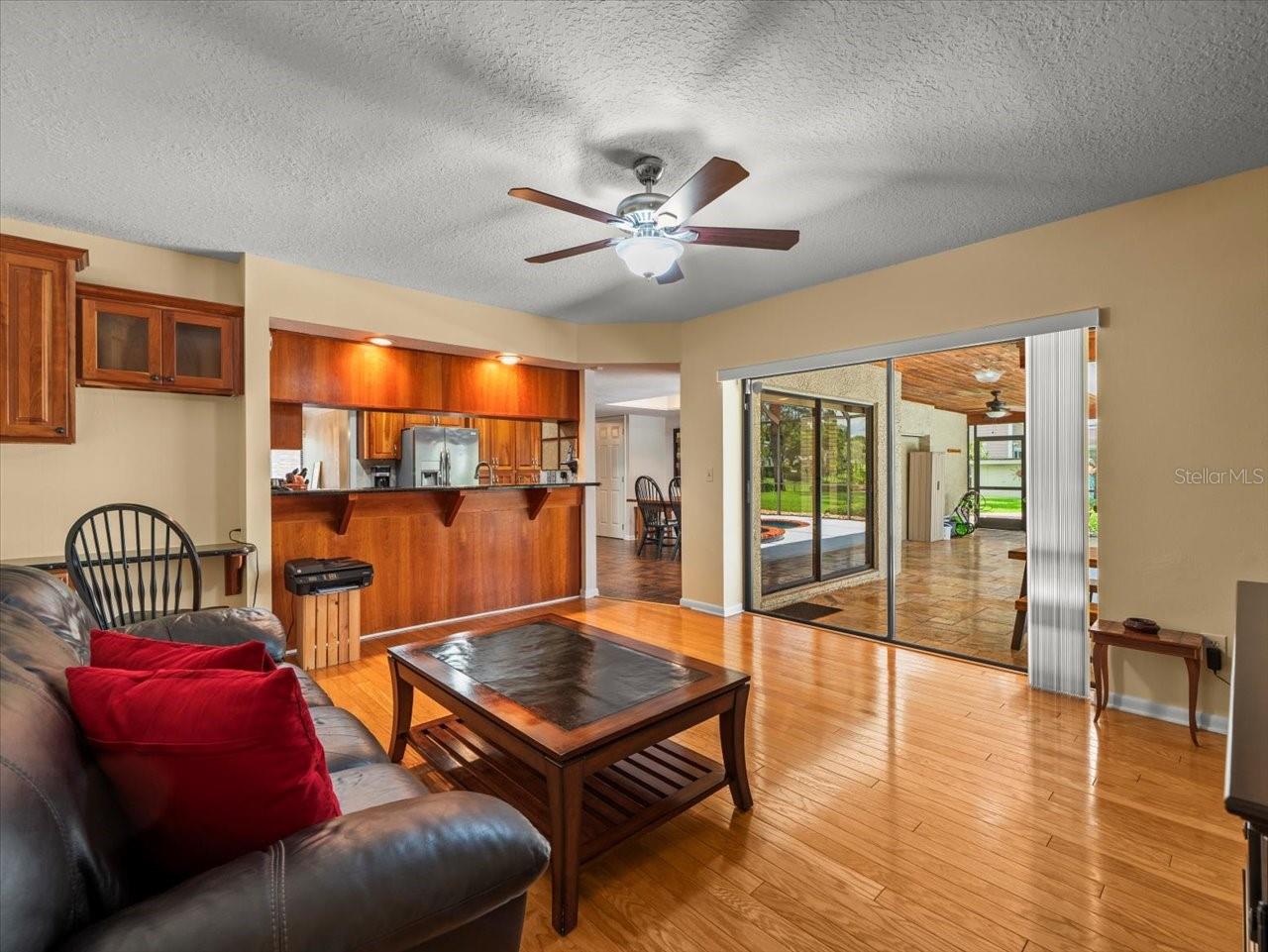 Image 17 of 39 For 4118 Carrollwood Village Drive