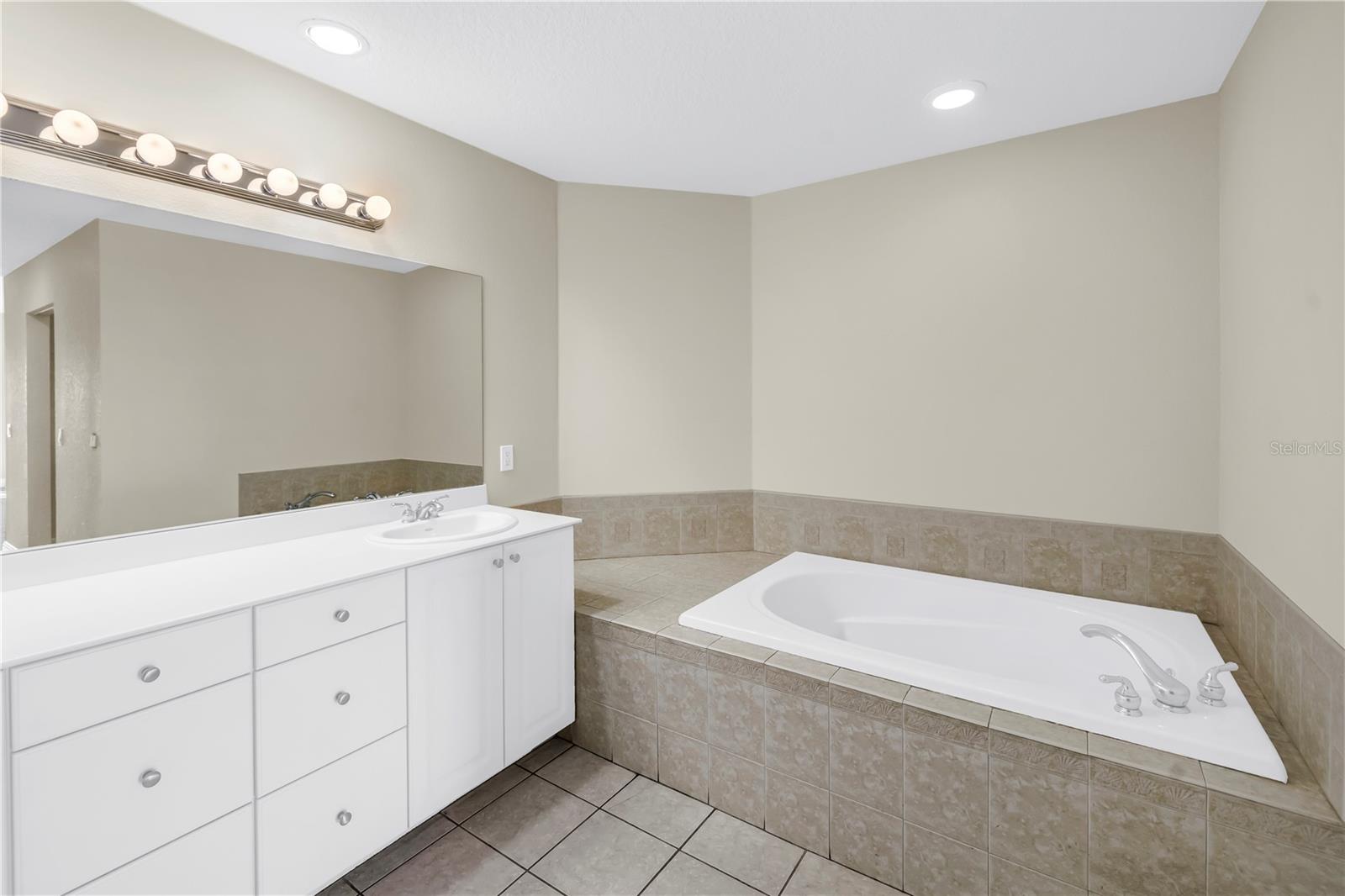 Image 23 of 63 For 423 150th Avenue 1501