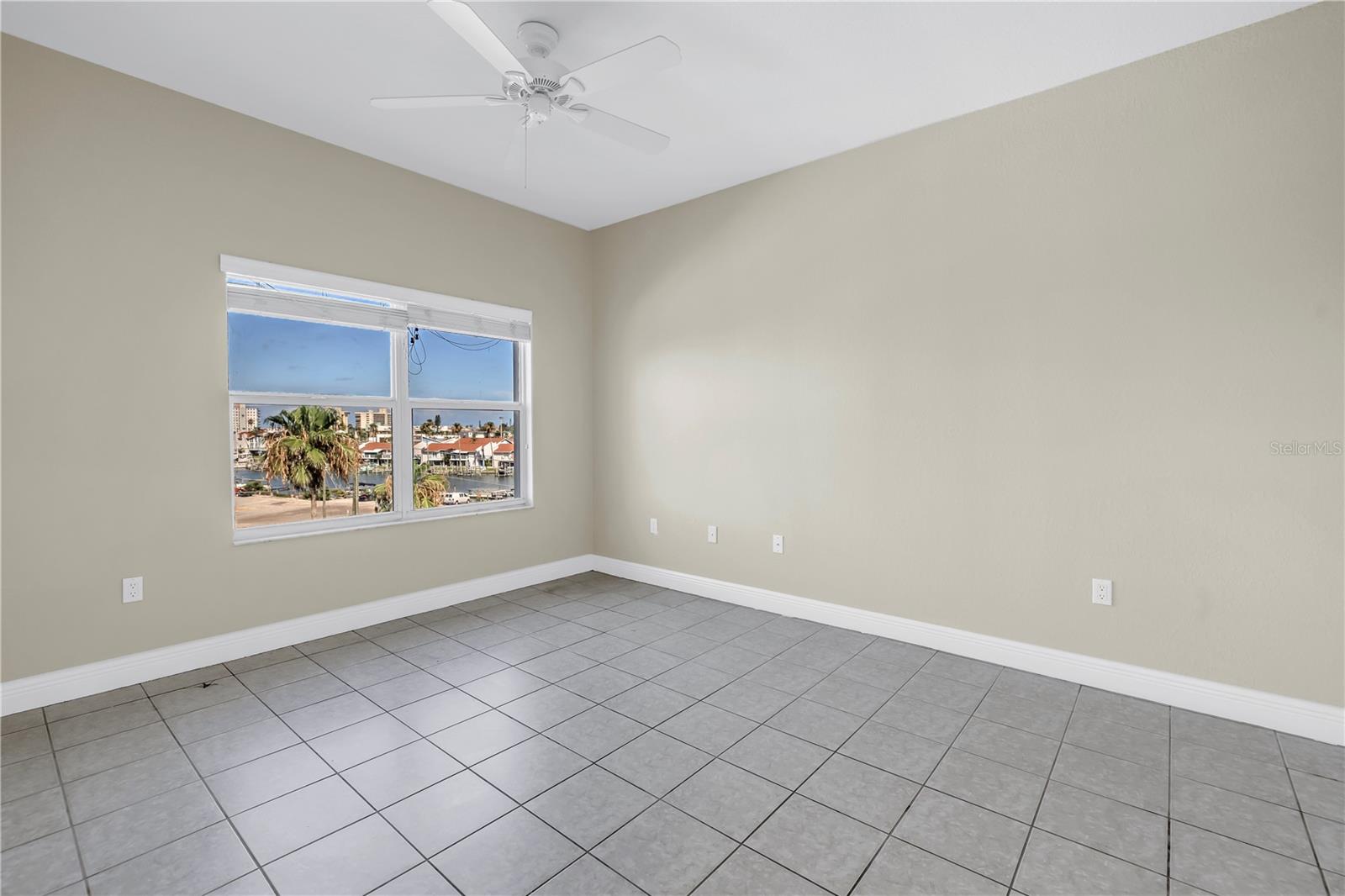 Image 24 of 63 For 423 150th Avenue 1501