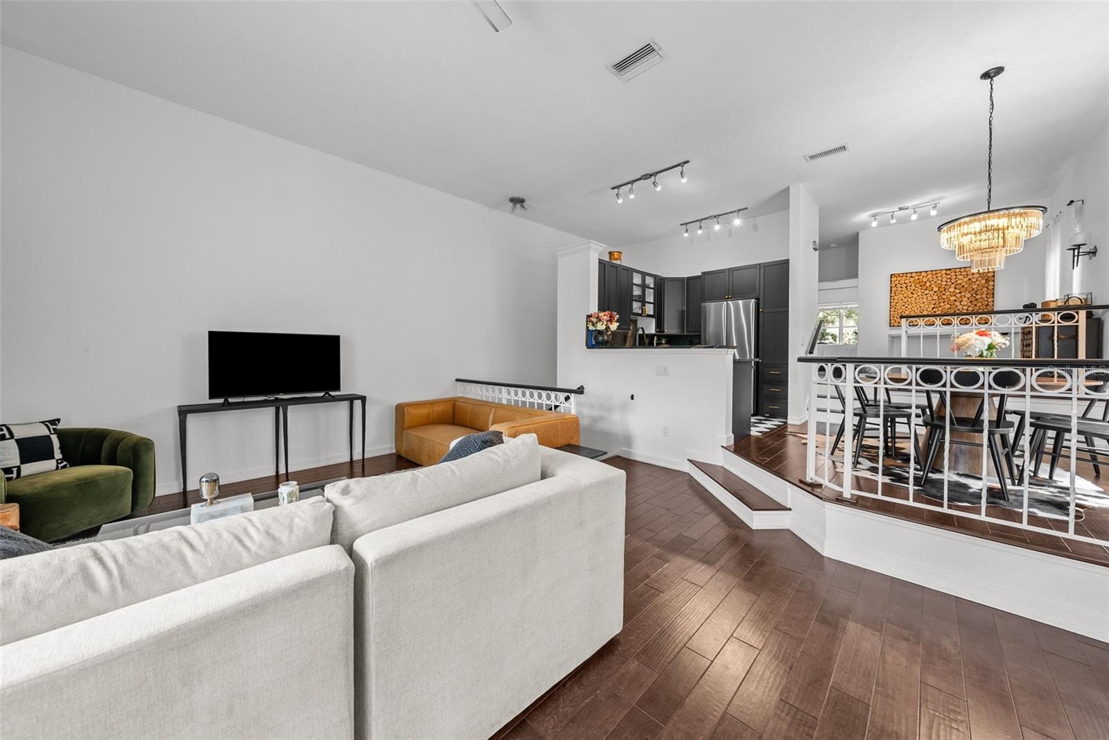Image 10 of 44 For 727 Coral Reef Drive 727