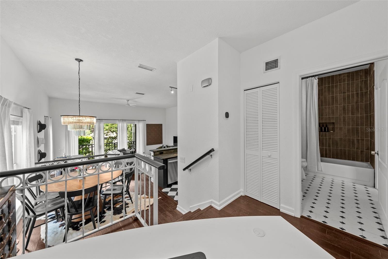 Image 22 of 44 For 727 Coral Reef Drive 727