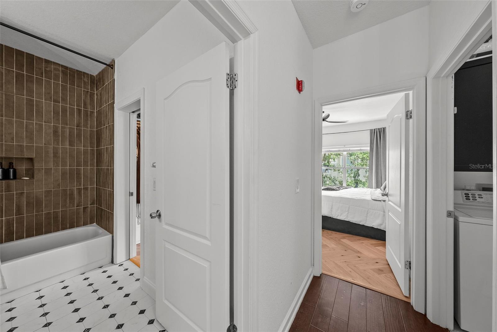 Image 24 of 44 For 727 Coral Reef Drive 727