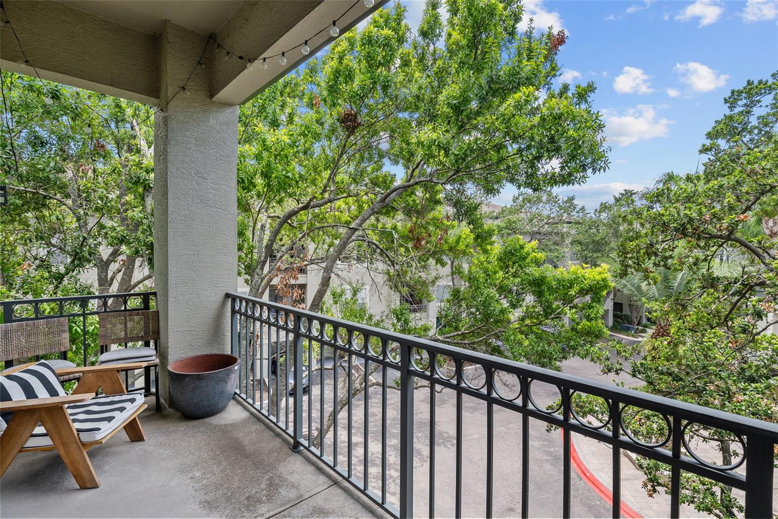 Image 33 of 44 For 727 Coral Reef Drive 727
