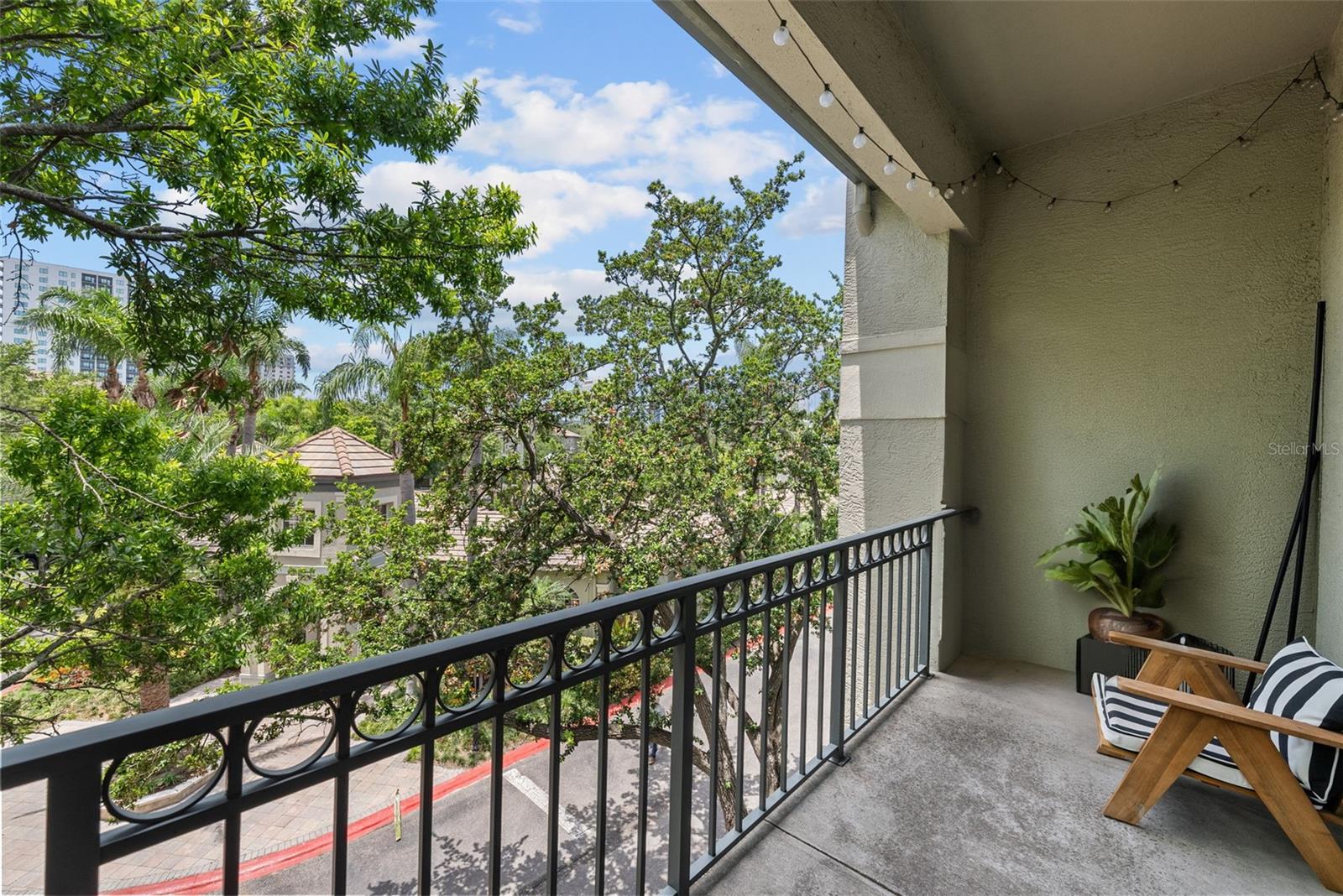 Image 34 of 44 For 727 Coral Reef Drive 727