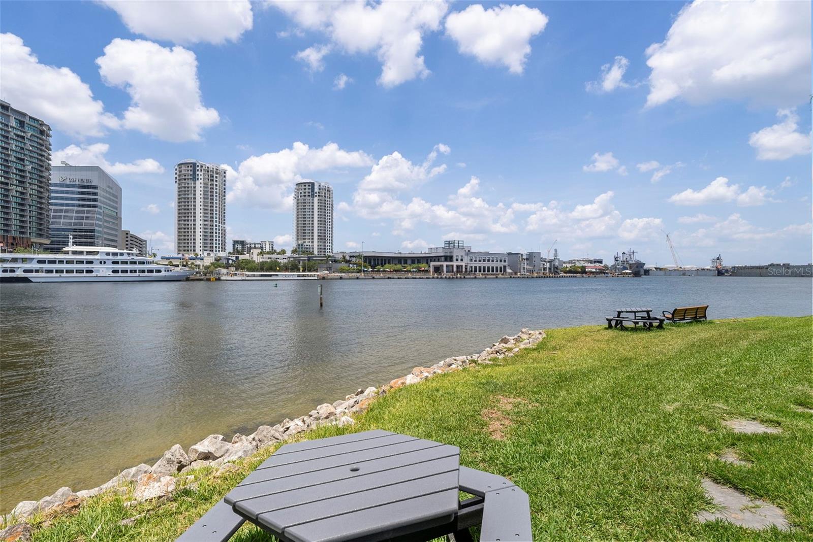 Image 38 of 44 For 727 Coral Reef Drive 727