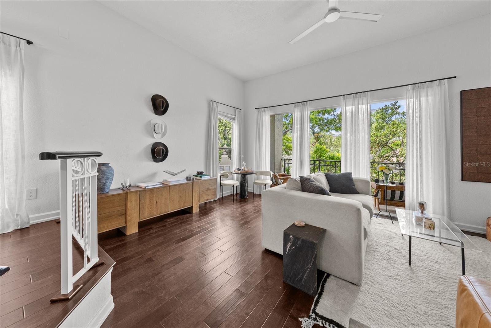 Image 4 of 44 For 727 Coral Reef Drive 727