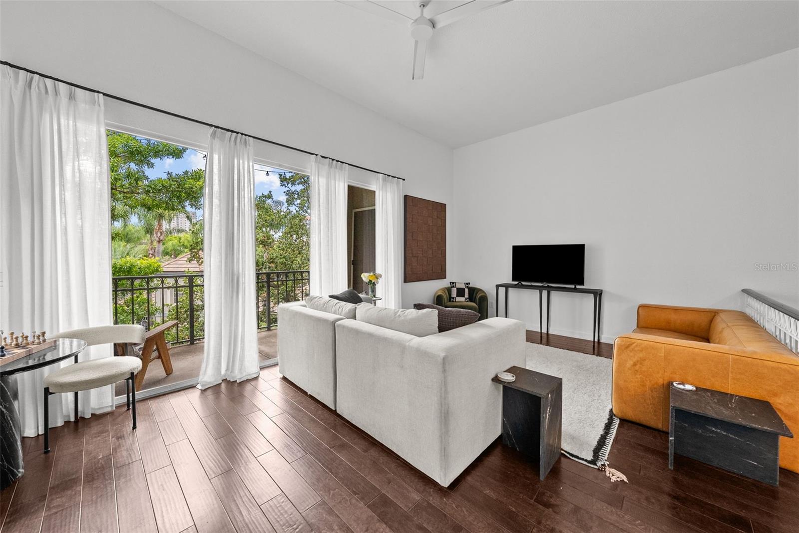 Image 6 of 44 For 727 Coral Reef Drive 727