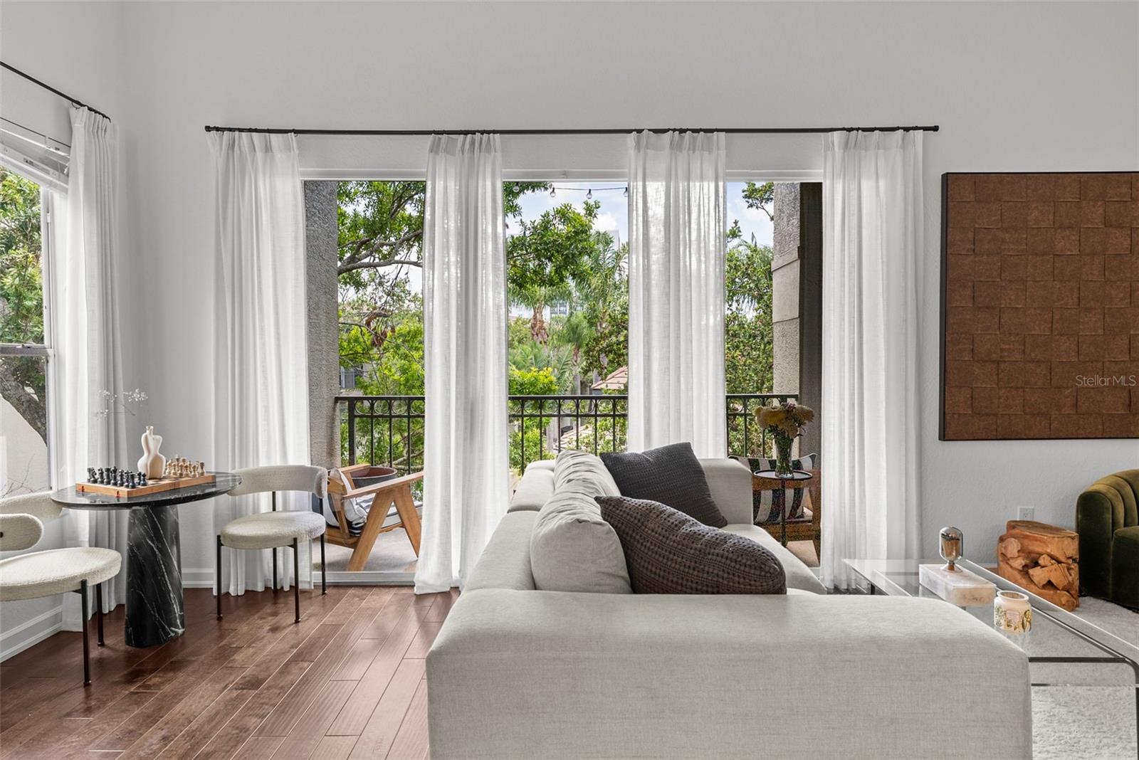 Image 7 of 44 For 727 Coral Reef Drive 727