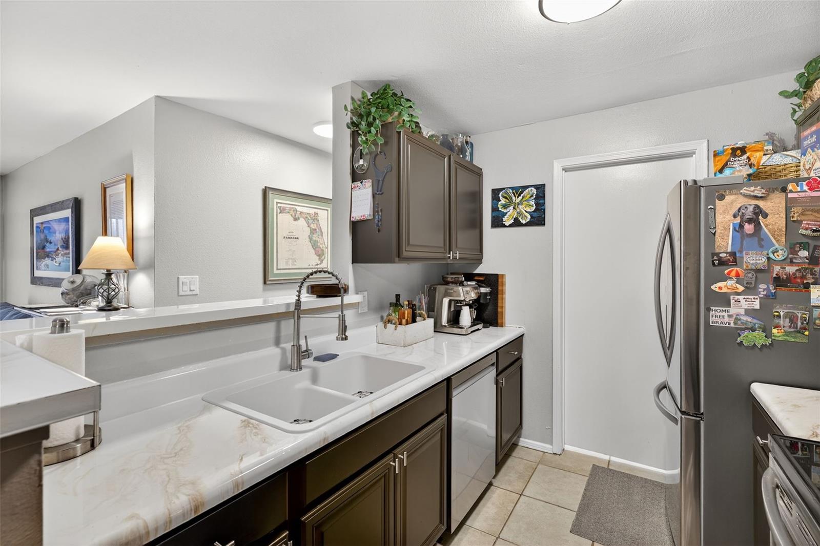 Image 5 of 26 For 1400 Gandy Boulevard N 809