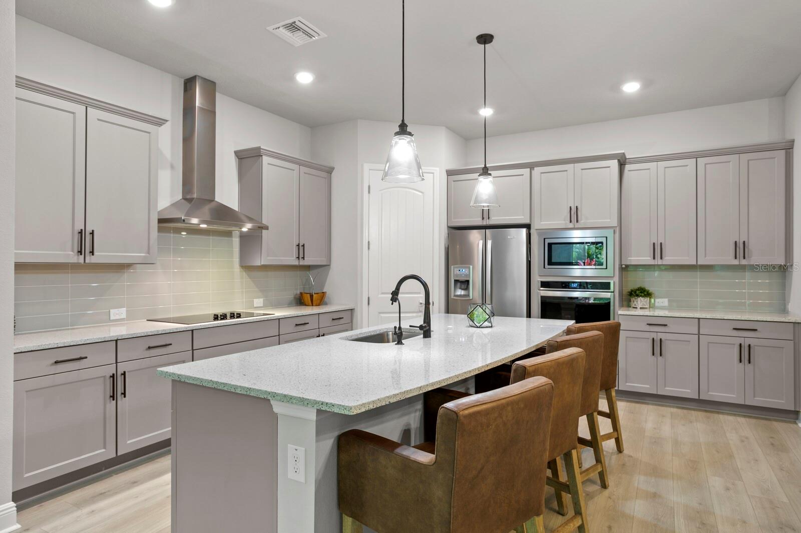 Listing photo id 13 for 408 Matanzas Avenue 1