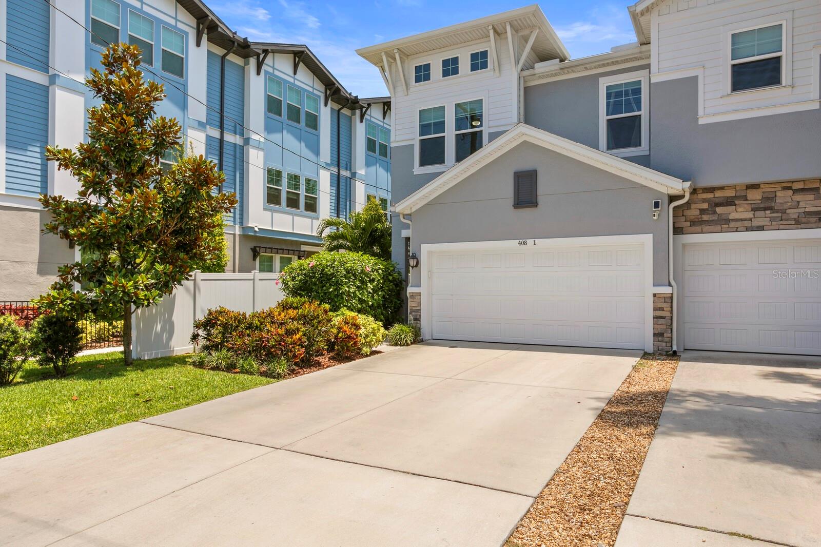 Listing photo id 2 for 408 Matanzas Avenue 1
