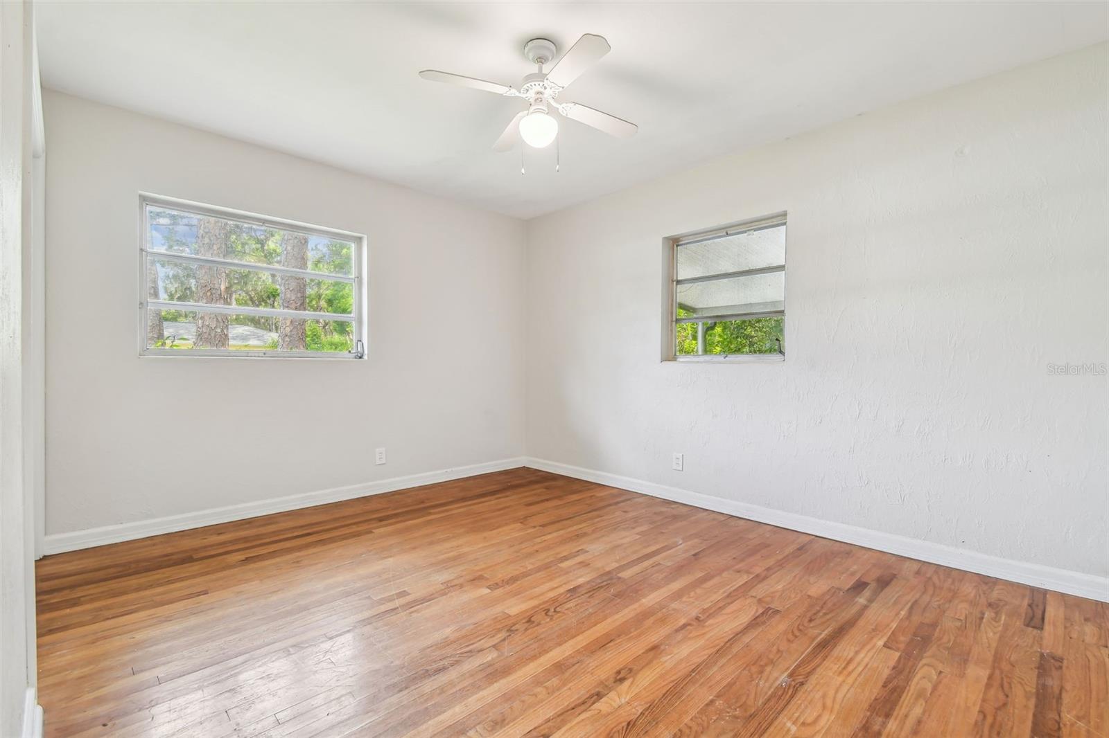 Image 33 of 69 For 1402 Mimosa Drive