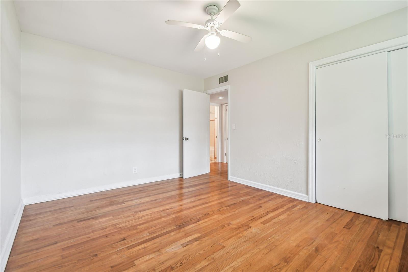 Image 34 of 69 For 1402 Mimosa Drive