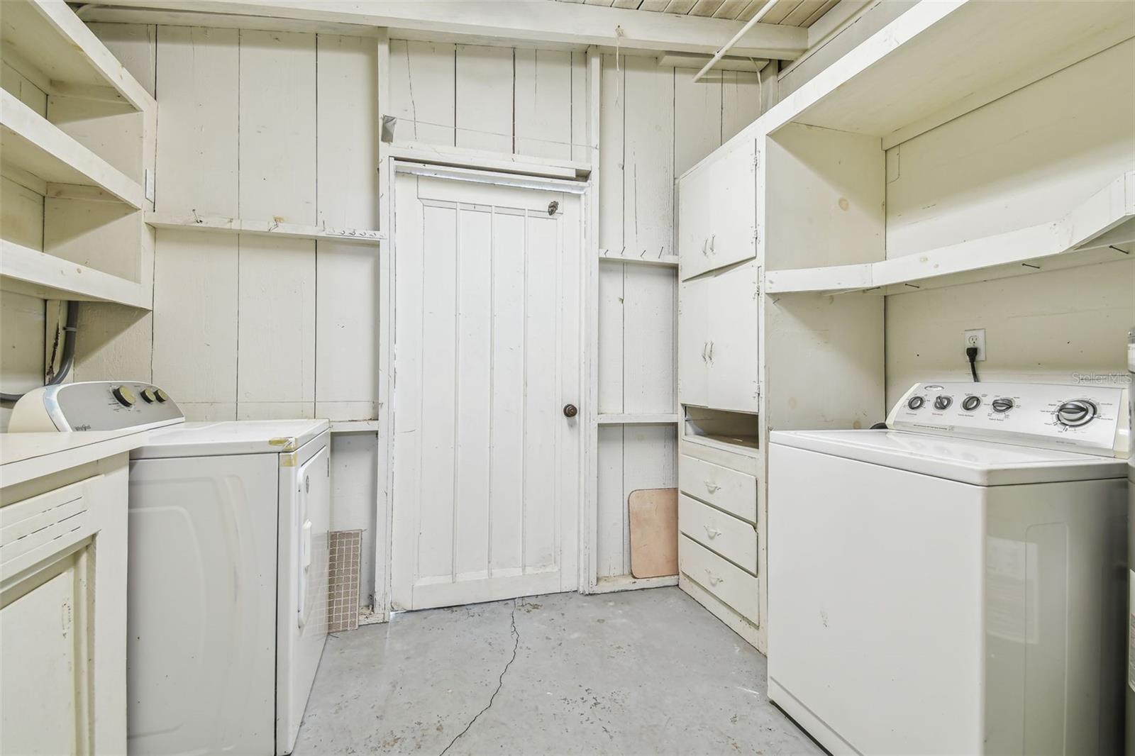 Image 42 of 69 For 1402 Mimosa Drive
