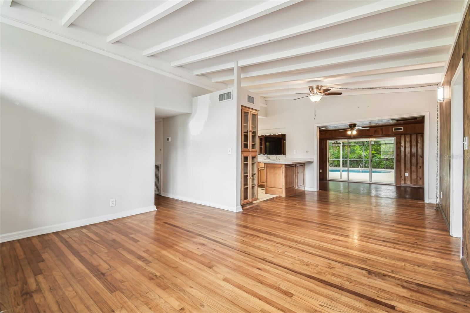 Image 7 of 69 For 1402 Mimosa Drive