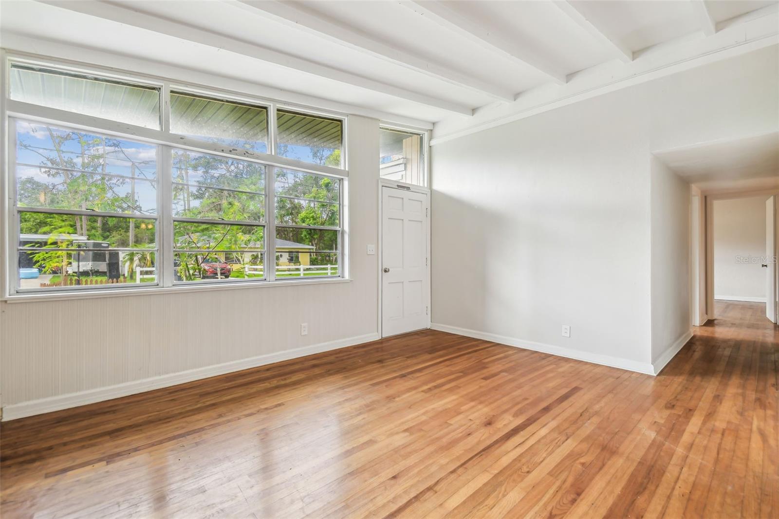 Image 8 of 69 For 1402 Mimosa Drive