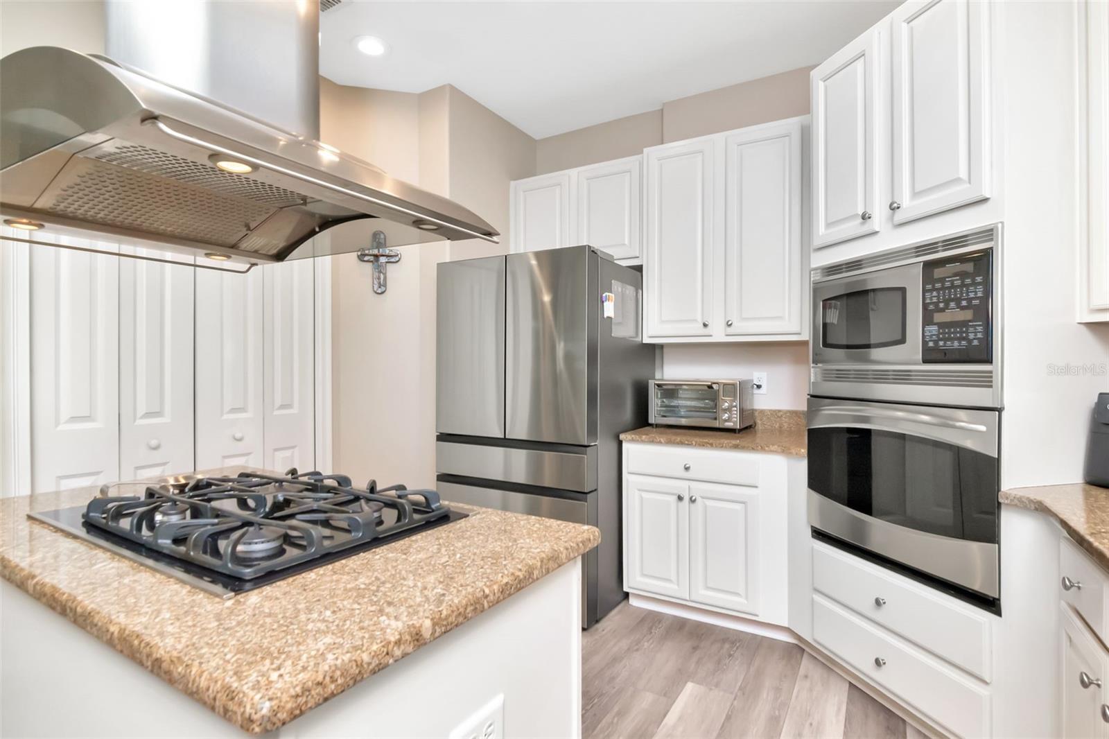 Image 17 of 82 For 6513 Sand Shore Lane
