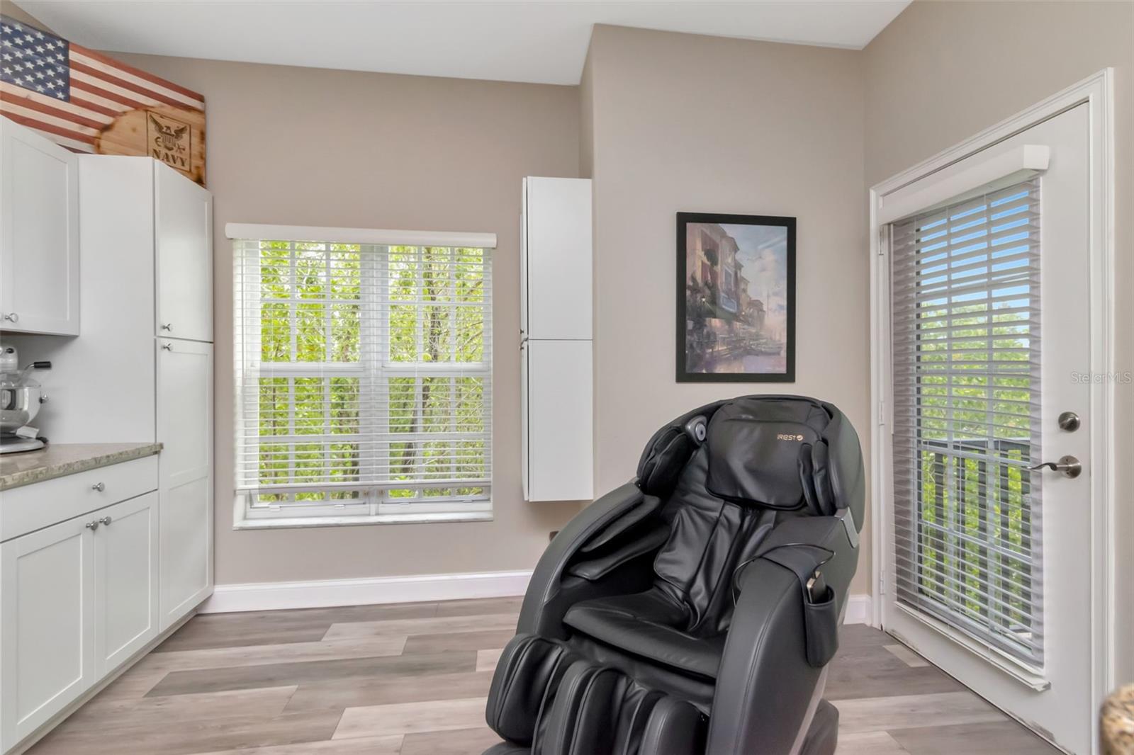 Image 19 of 82 For 6513 Sand Shore Lane