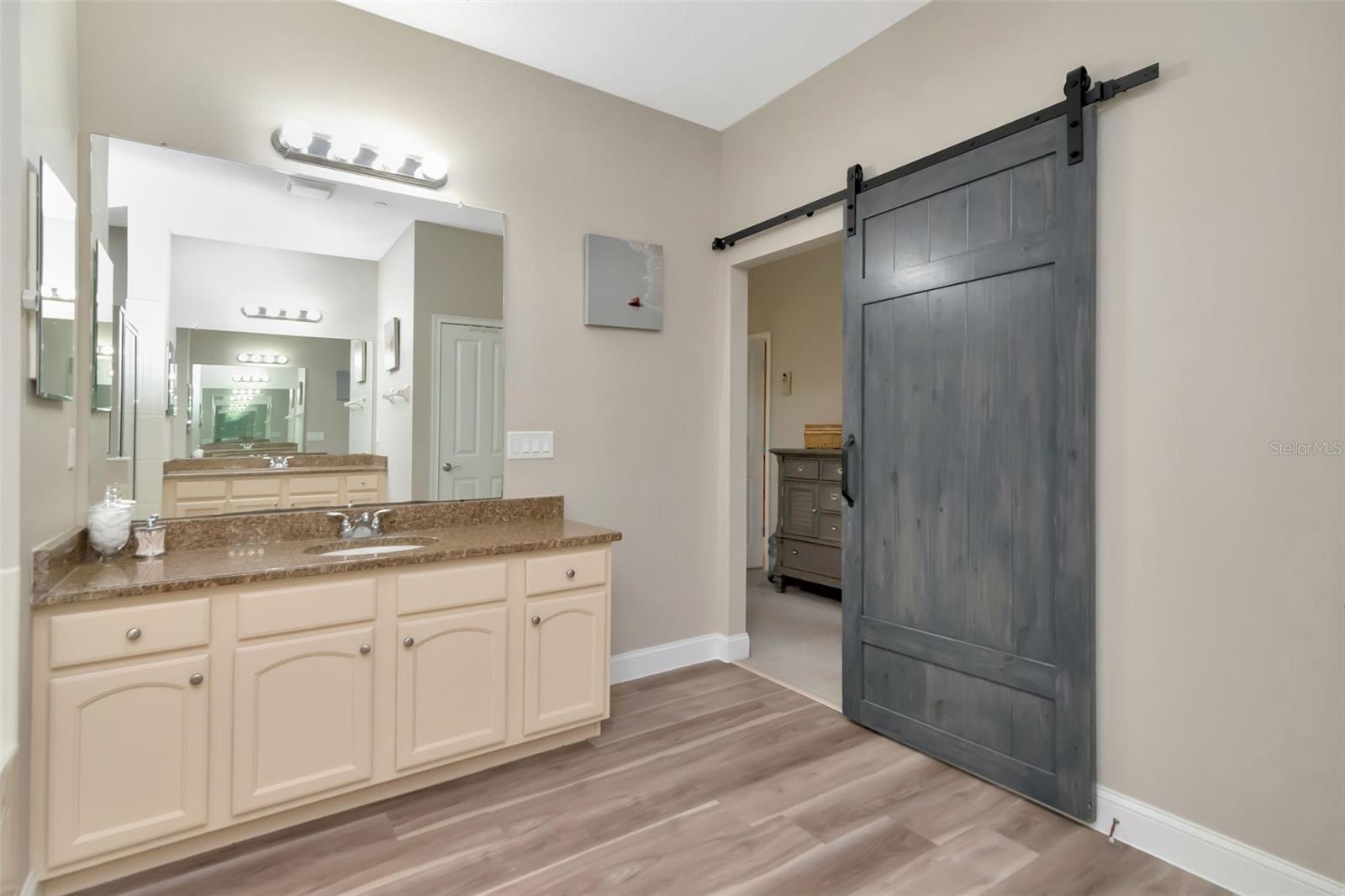 Image 40 of 82 For 6513 Sand Shore Lane