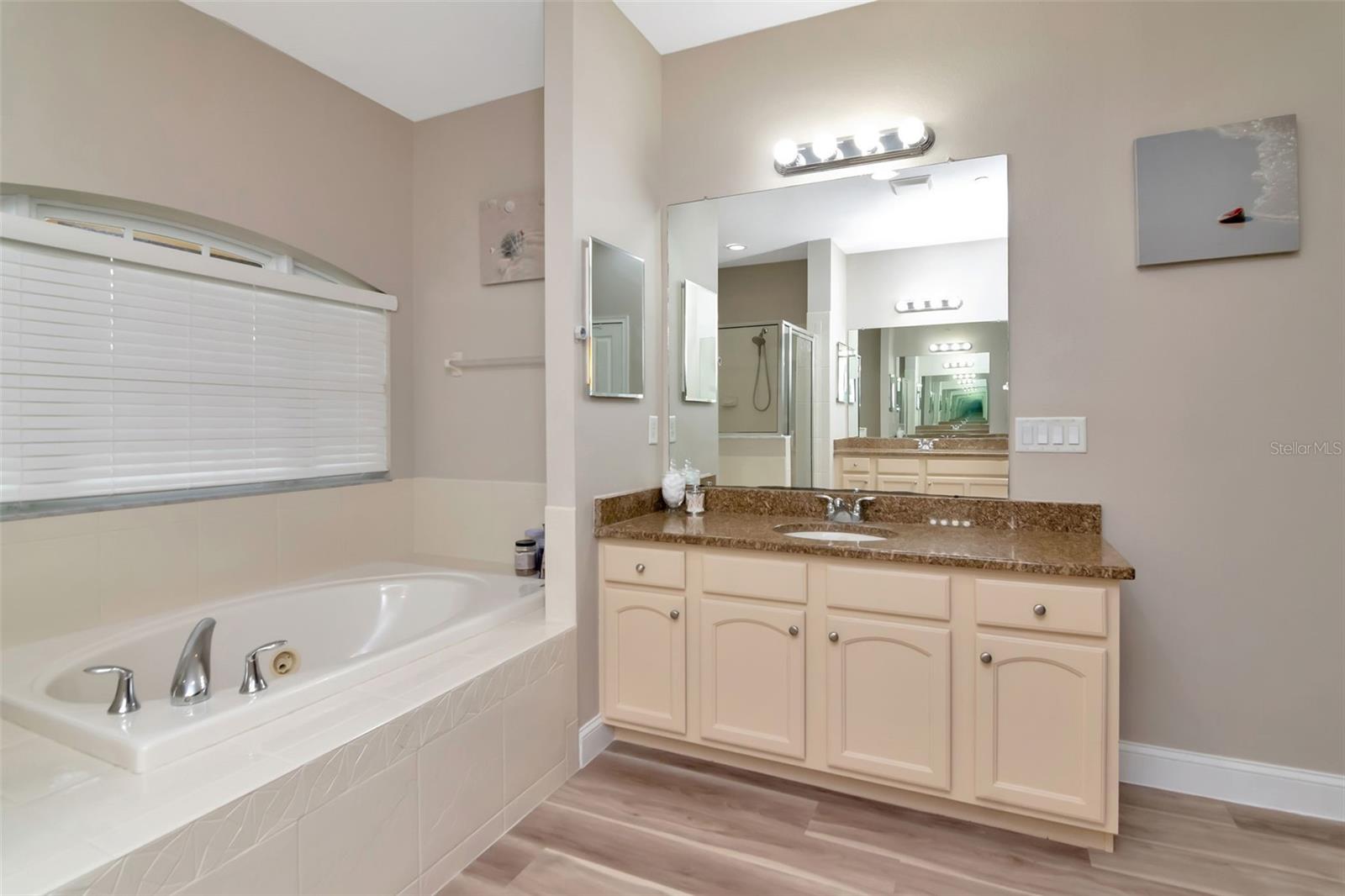 Image 41 of 82 For 6513 Sand Shore Lane