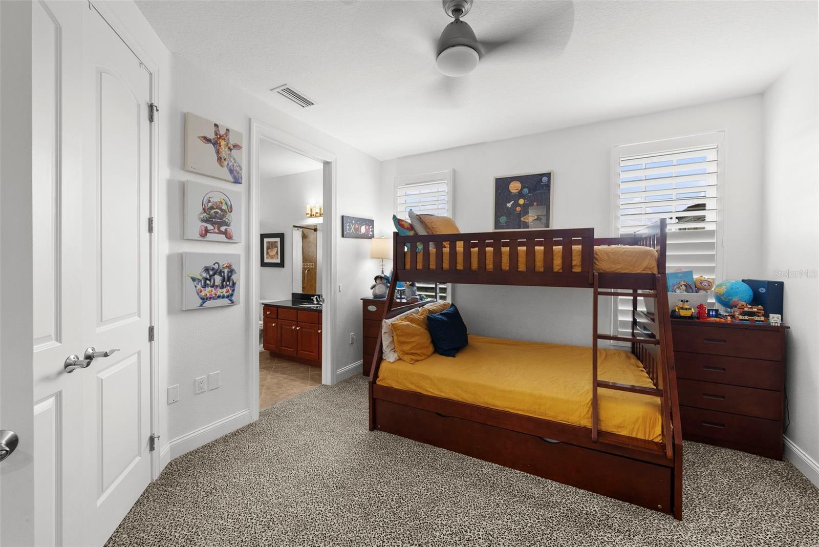 Image 26 of 46 For 6 Academy Way S 221