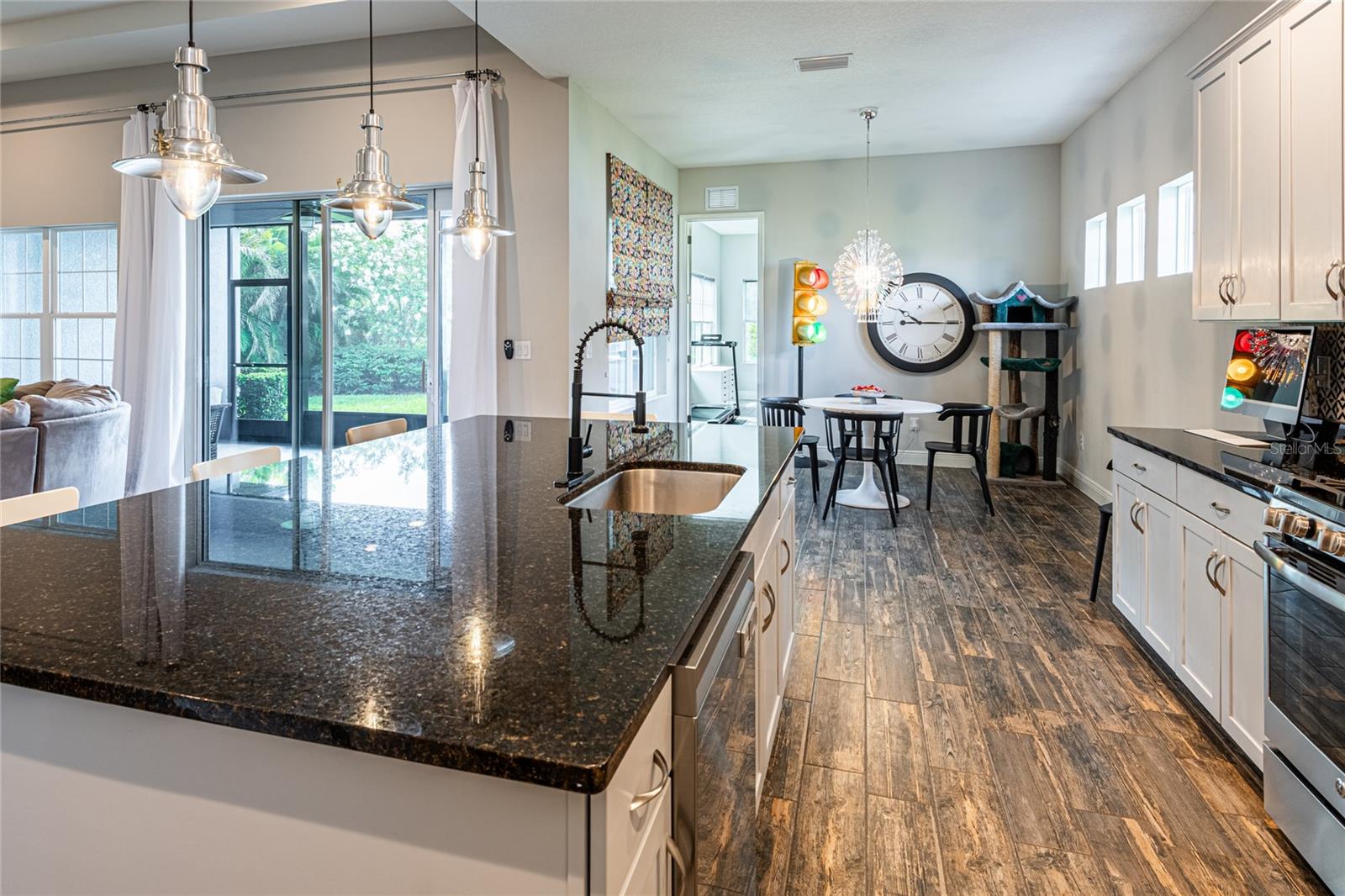 Image 11 of 75 For 6817 Ebb Tide Avenue