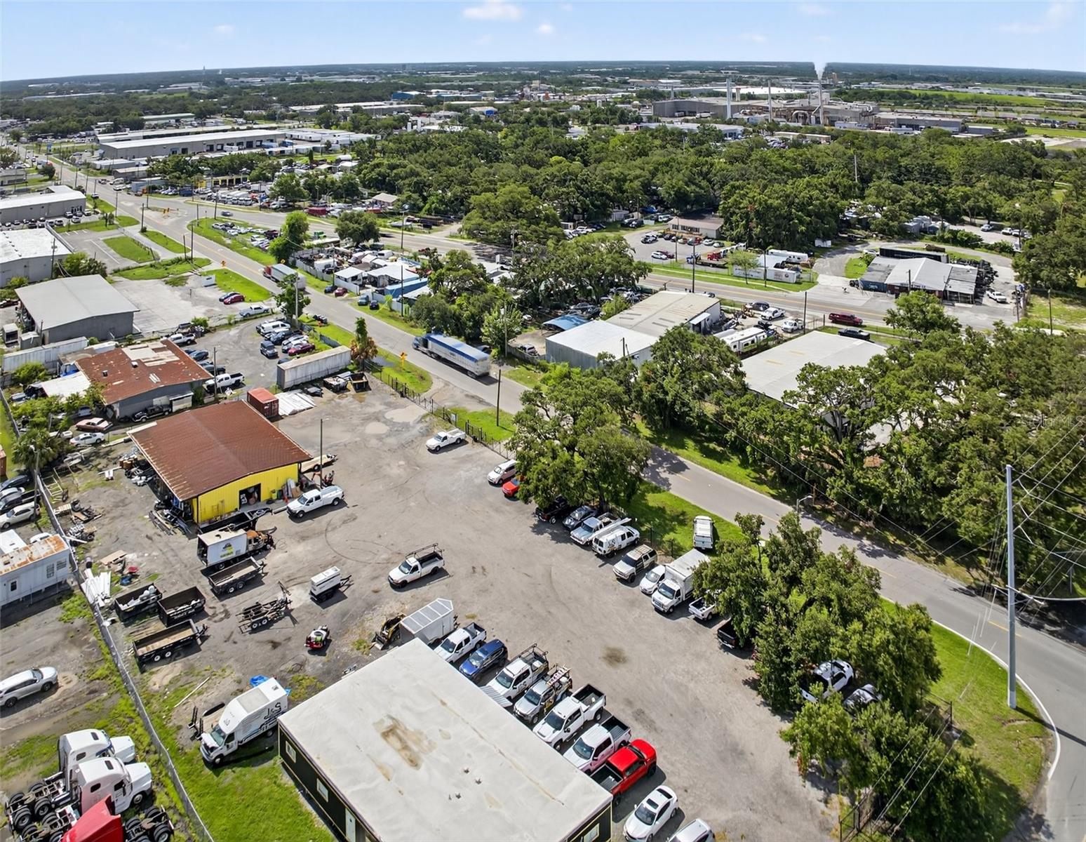 Listing photo id 4 for 6220 Broadway Avenue