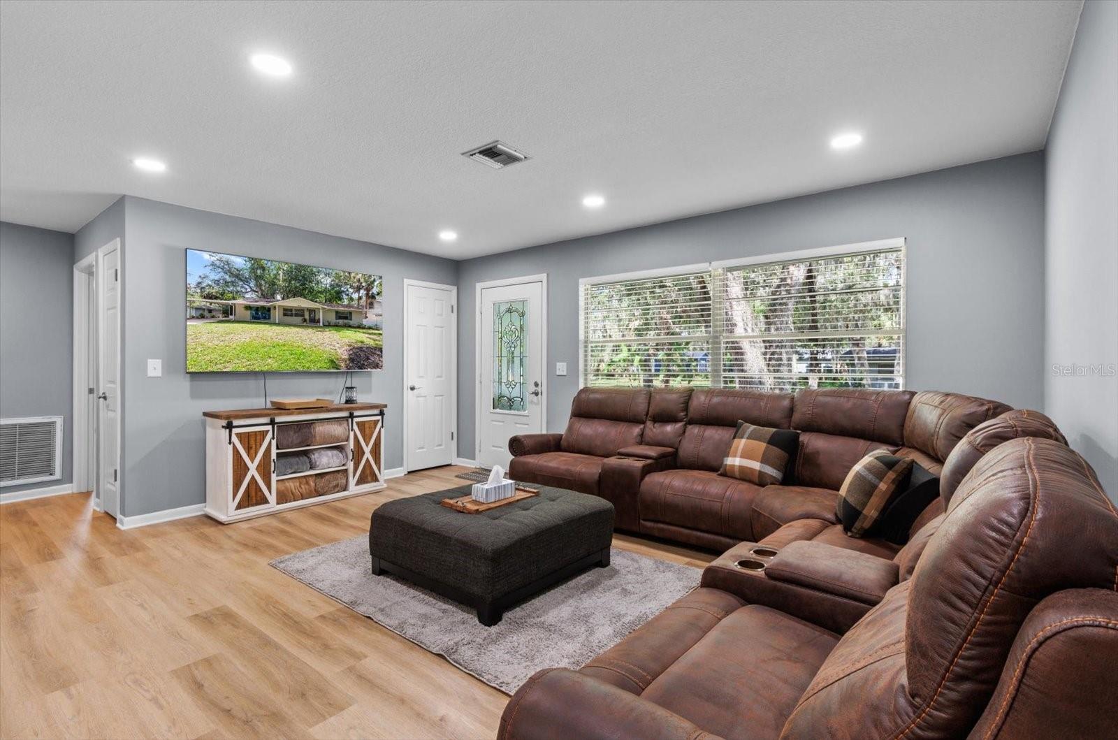 Image 2 of 52 For 4035 Woodland Point