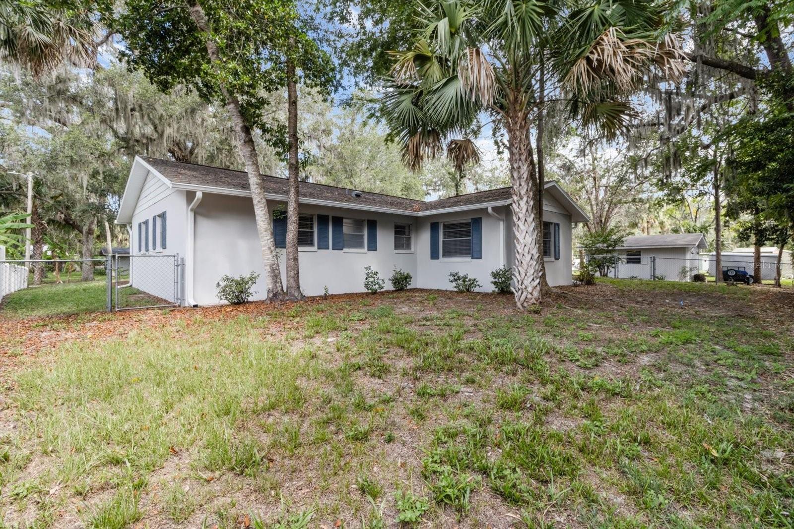 Image 41 of 52 For 4035 Woodland Point