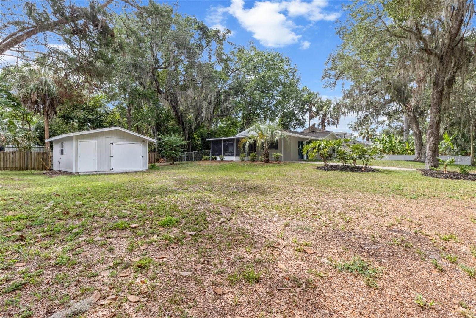 Image 44 of 52 For 4035 Woodland Point