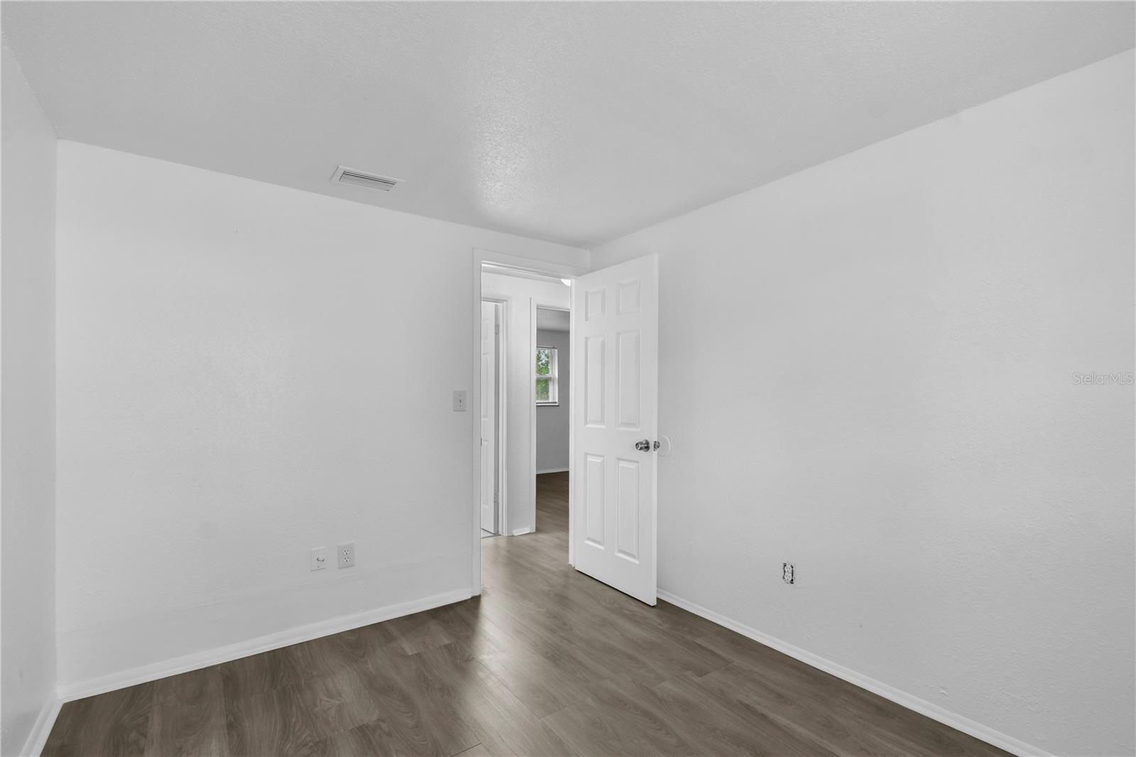 Image 12 of 53 For 1116 Jadewood Avenue