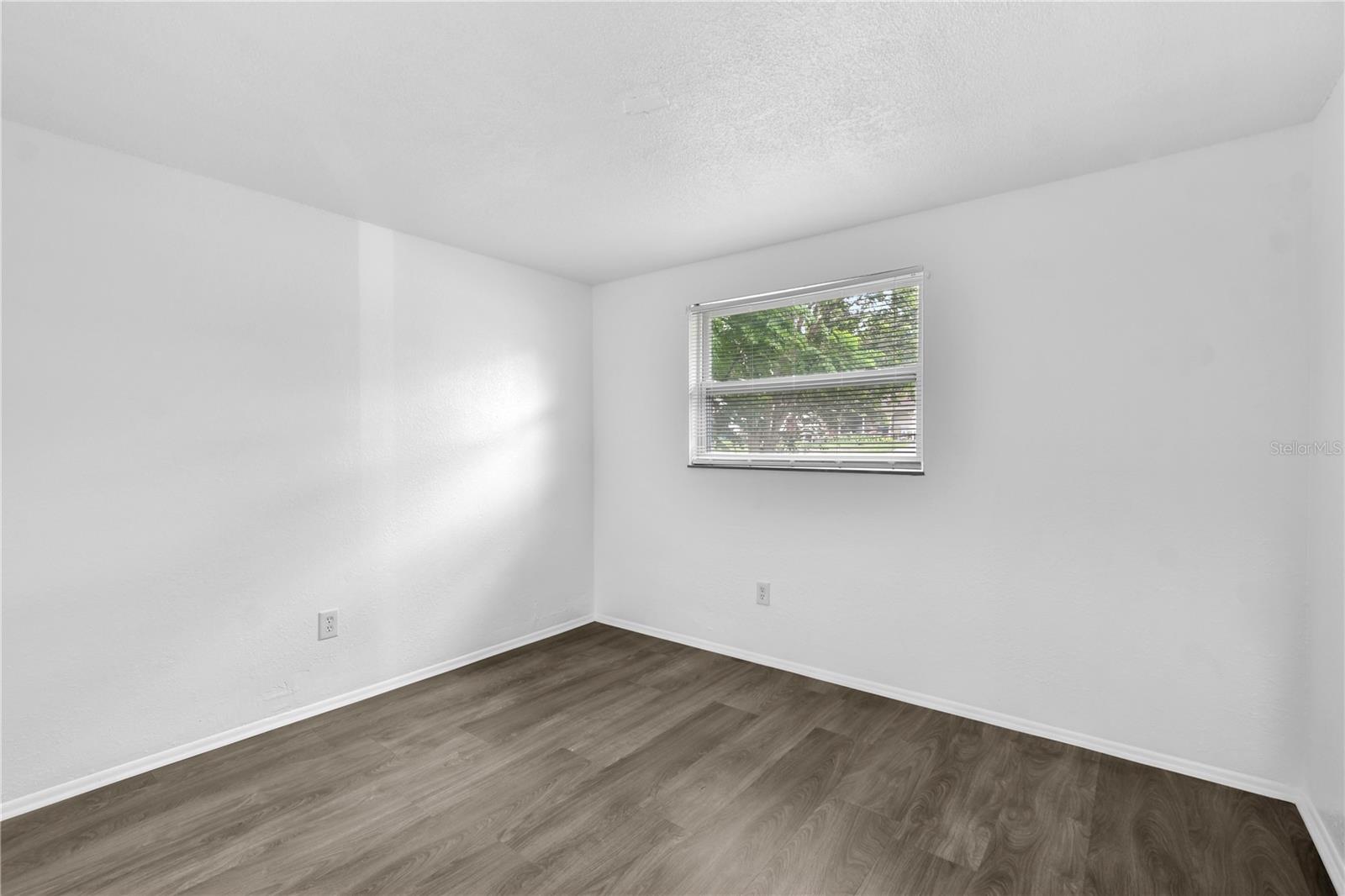 Image 15 of 53 For 1116 Jadewood Avenue