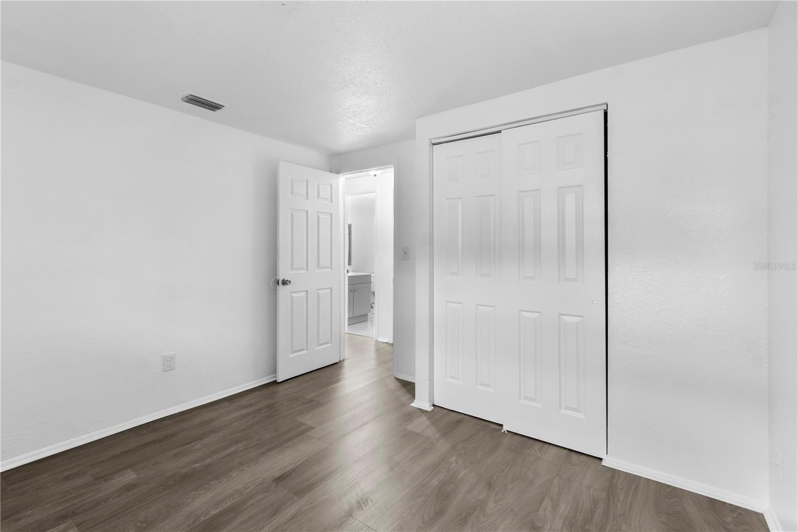 Image 17 of 53 For 1116 Jadewood Avenue