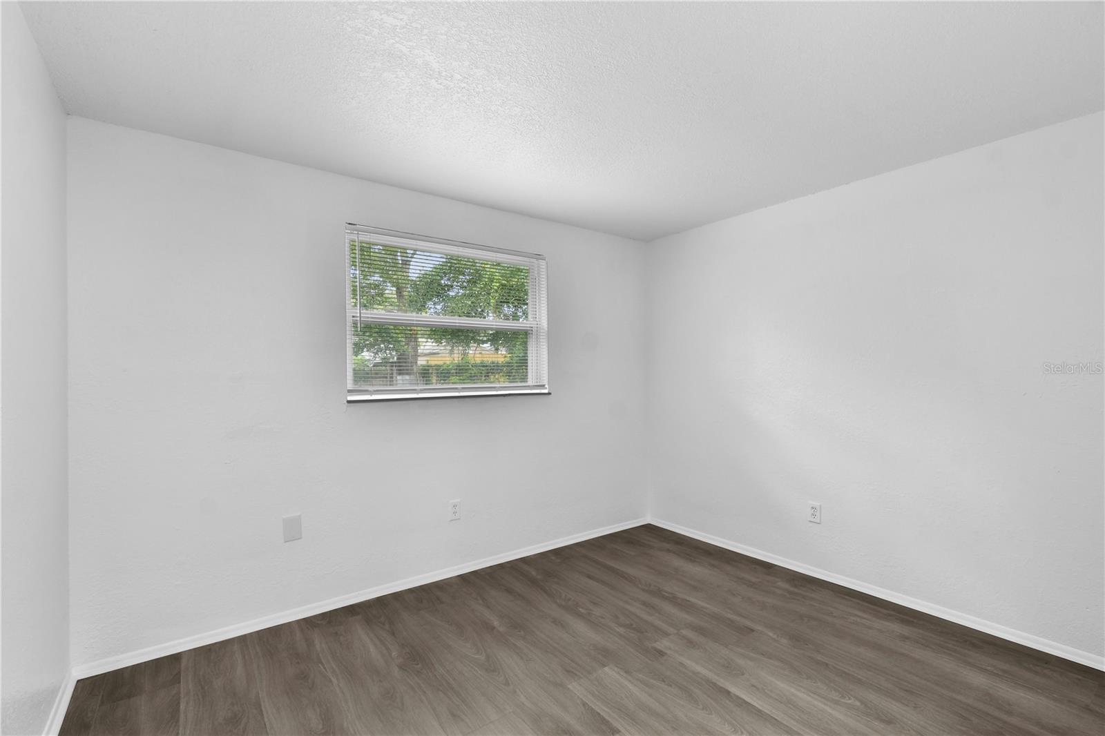 Image 19 of 53 For 1116 Jadewood Avenue