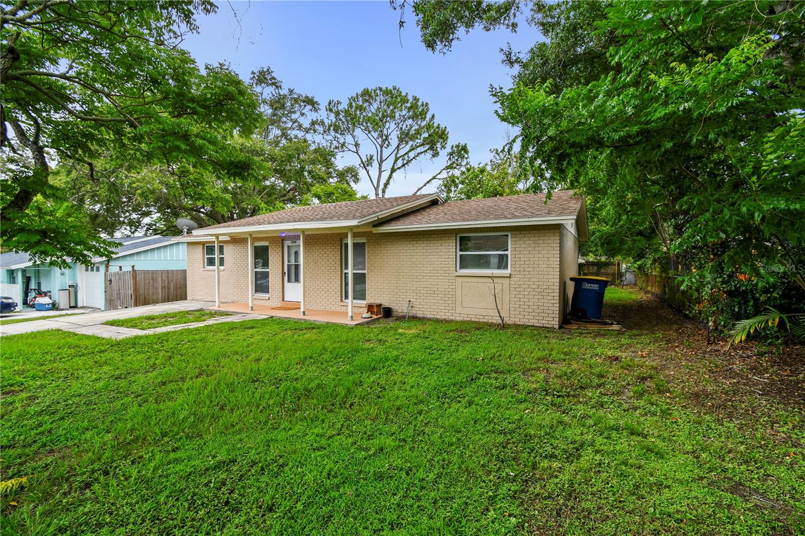Image 4 of 53 For 1116 Jadewood Avenue