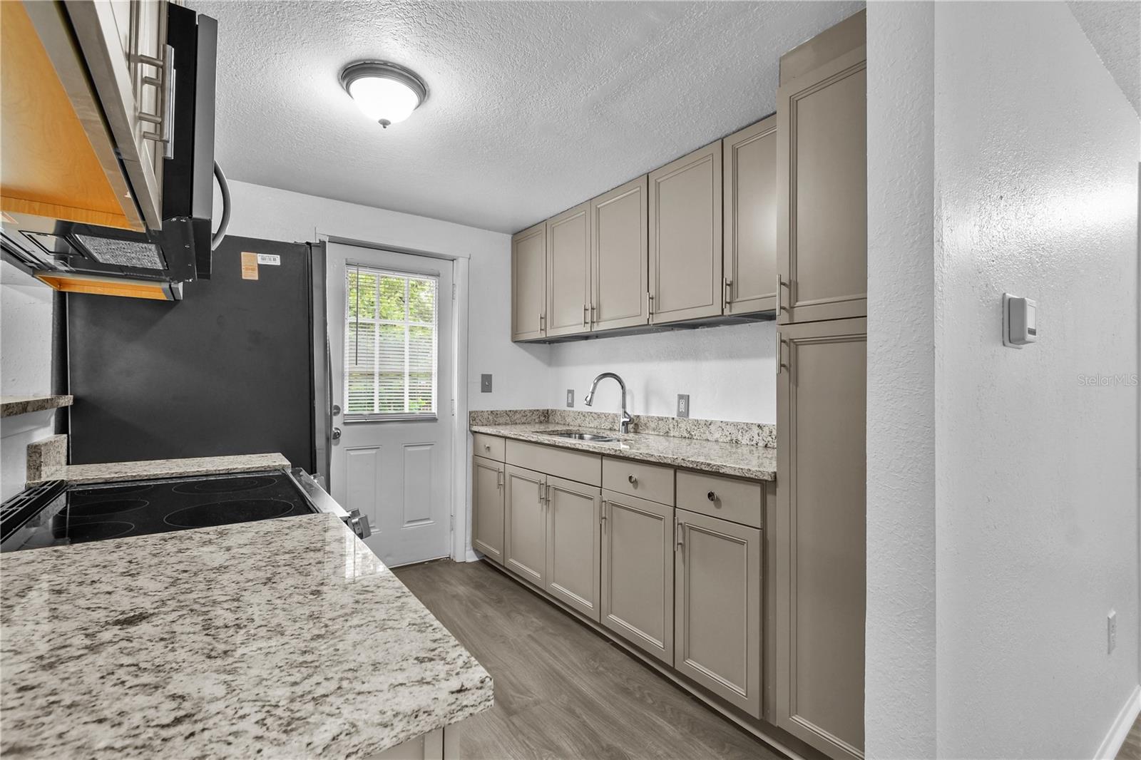 Image 40 of 53 For 1116 Jadewood Avenue
