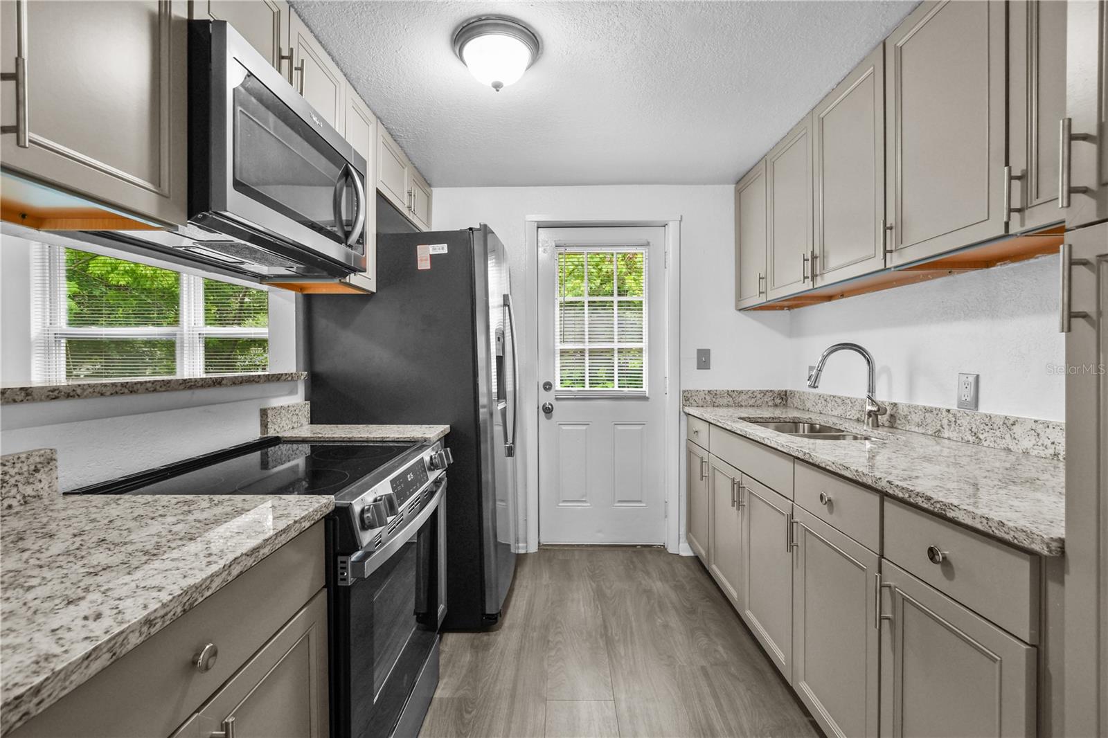 Image 41 of 53 For 1116 Jadewood Avenue
