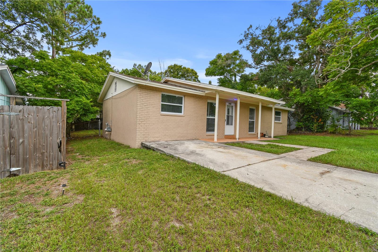 Image 7 of 53 For 1116 Jadewood Avenue