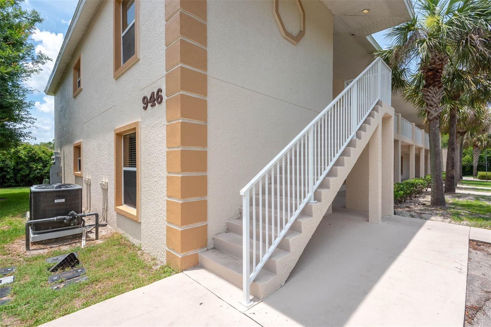 Image 3 of 44 For 946 15th Street 202
