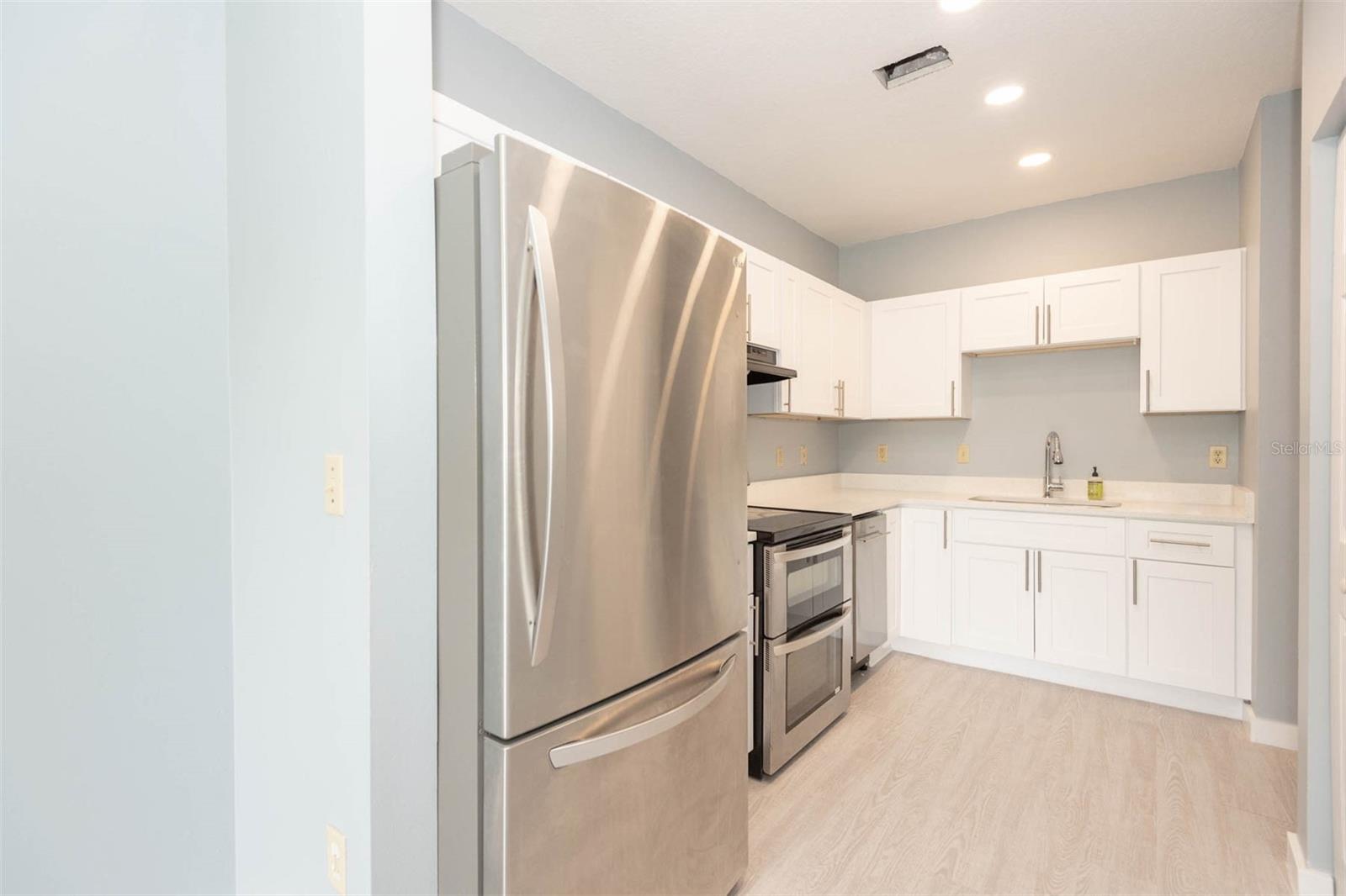 Image 33 of 44 For 946 15th Street 202