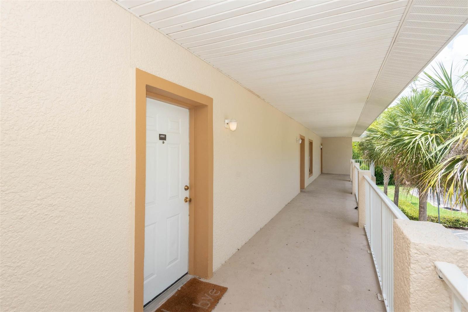 Image 4 of 44 For 946 15th Street 202