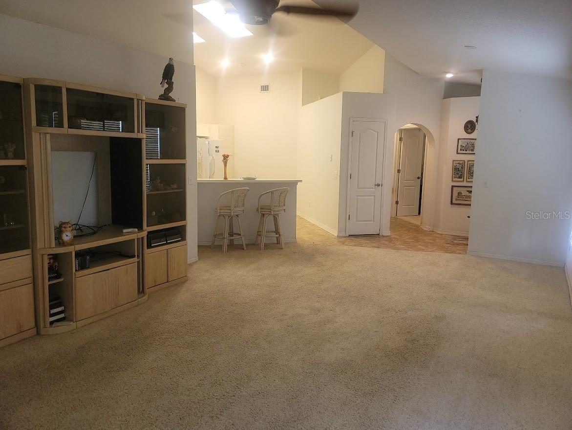 Image 2 of 11 For 21544 Clubside Loop