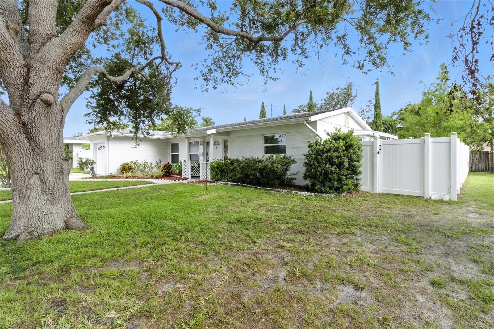 Image 4 of 53 For 6119 31st Avenue N