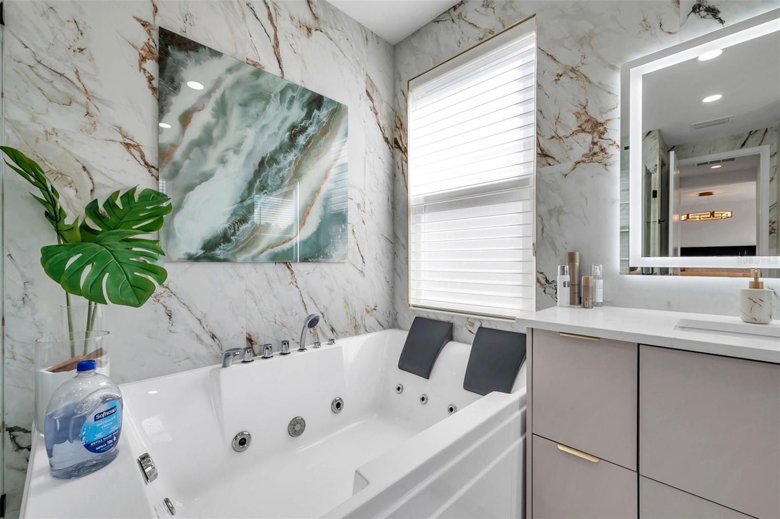 Listing photo id 35 for 32203 Mahogany Valley Drive