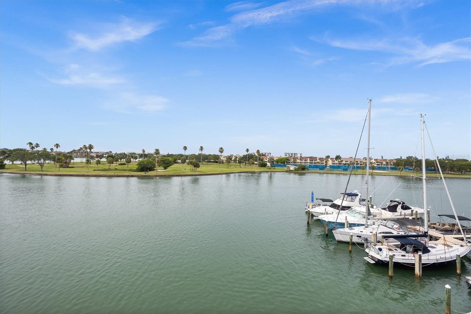 Image 26 of 43 For 450 Treasure Isle Causeway  411
