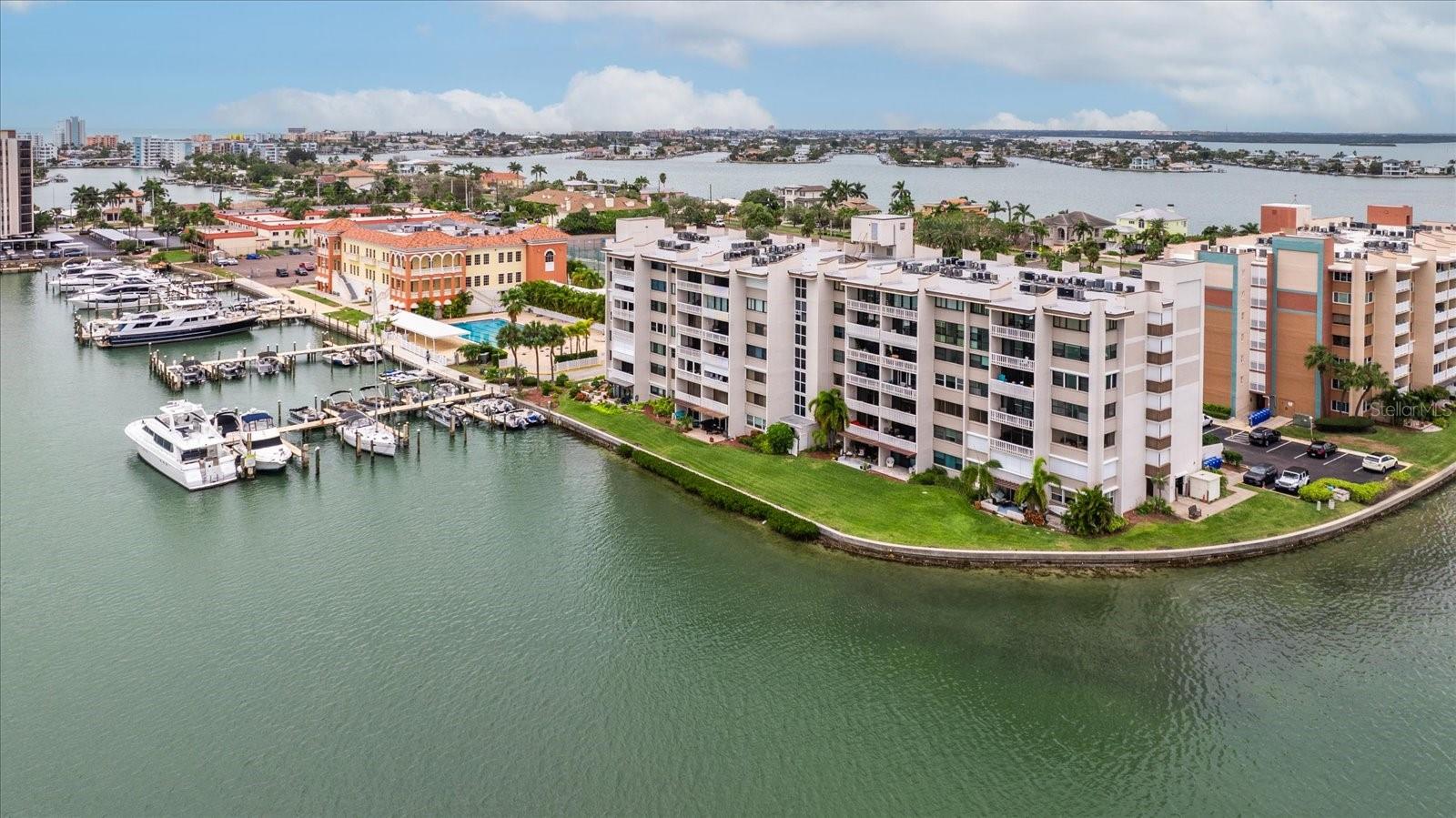Image 32 of 43 For 450 Treasure Isle Causeway  411