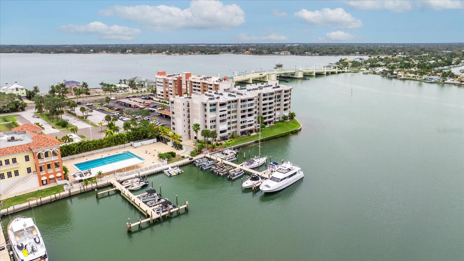 Image 34 of 43 For 450 Treasure Isle Causeway  411