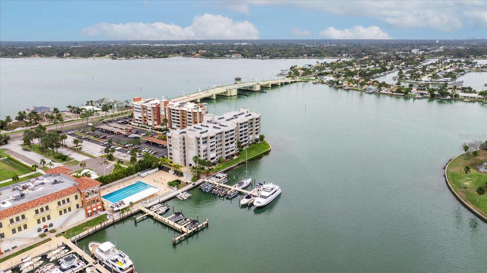 Image 36 of 43 For 450 Treasure Isle Causeway  411
