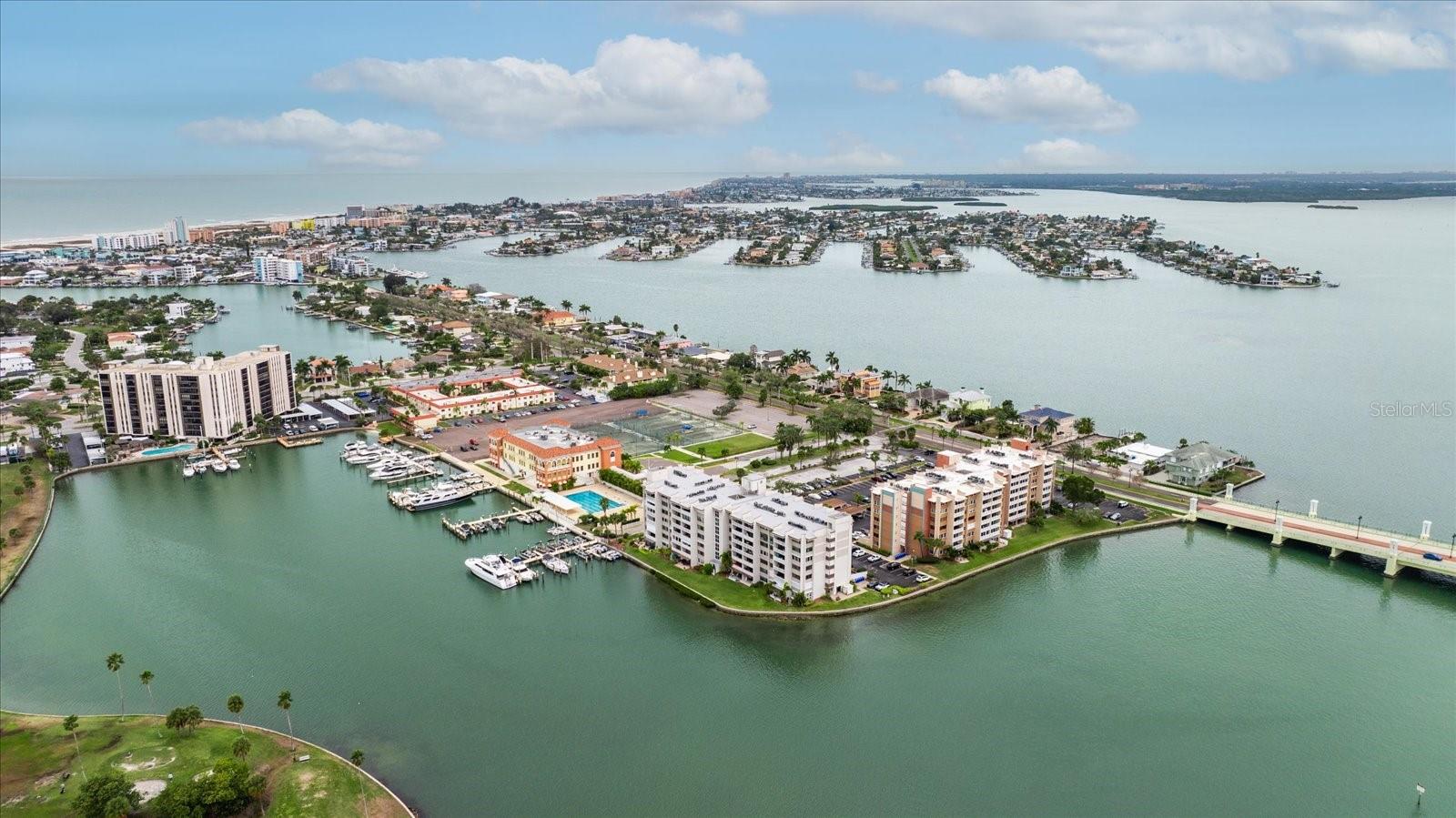 Image 39 of 43 For 450 Treasure Isle Causeway  411