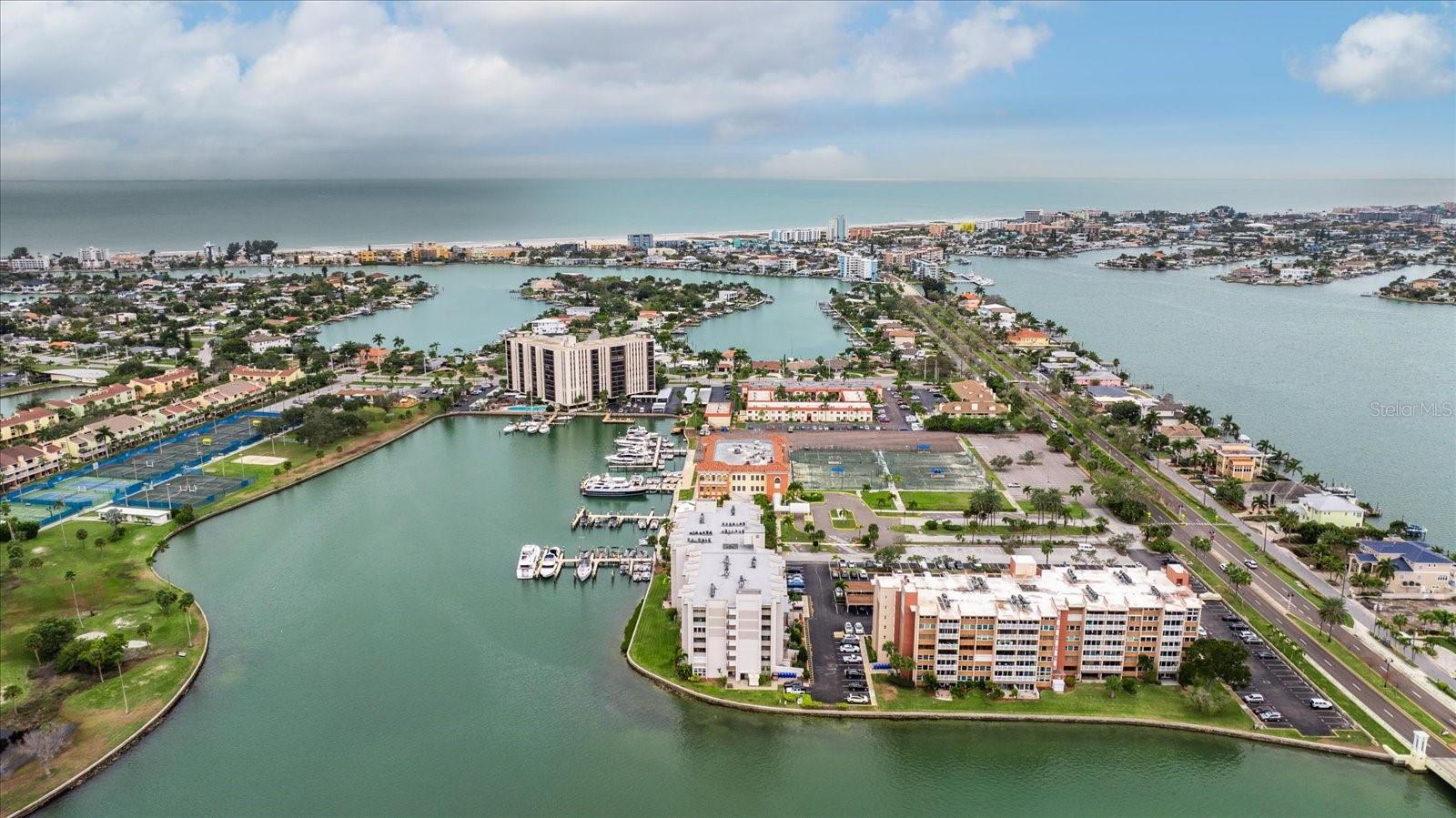Image 40 of 43 For 450 Treasure Isle Causeway  411